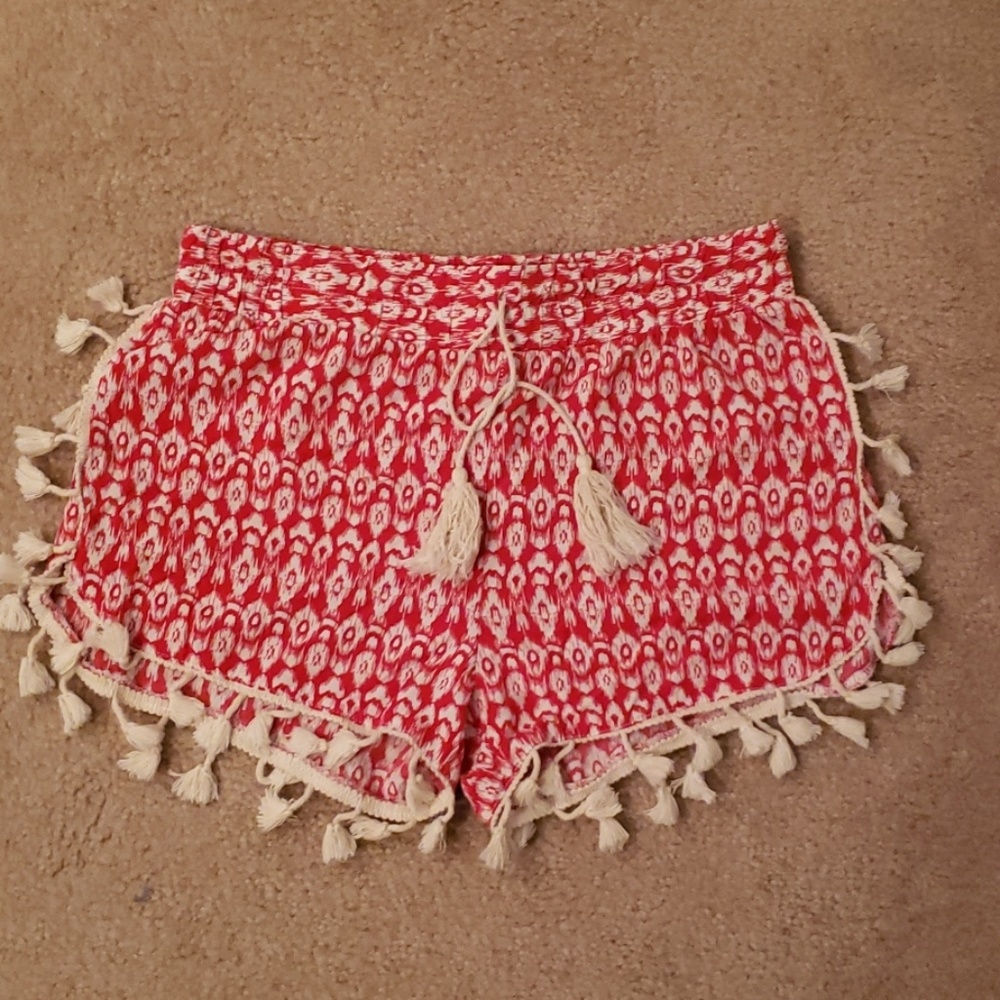 Tassel trim shorts